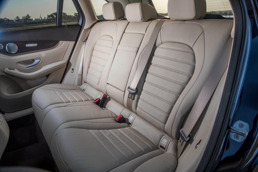 Интерьер Mercedes-Benz GLC350 e 4Matic (X253) 2018 года  (NA) (фото 24 из 29)